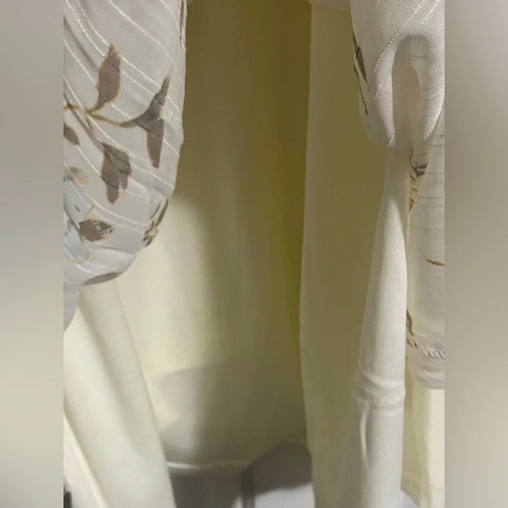 NWT.. WOMENS AND NOW THIS FLORAL RUFFLE DRESS - Picture 7 of 14